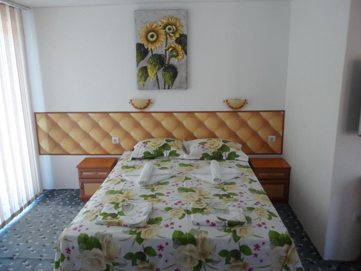 Sianie Guest House Ravda Szoba fotó